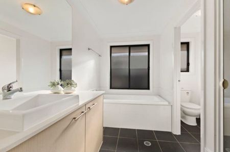 Rutherford - Photo 5