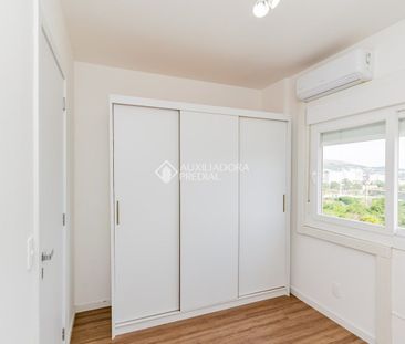 Apartamento com 2 quartos e 60m² para alugar em Jardim do Salso, Po... - Photo 1