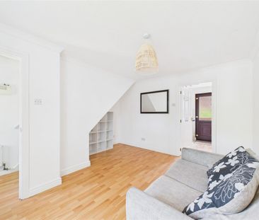 2 bedroom Town house to rent - Photo 3