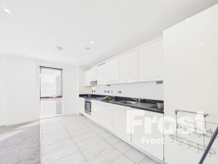 Railway Terrace, Slough, Berkshire,SL2 - Photo 3