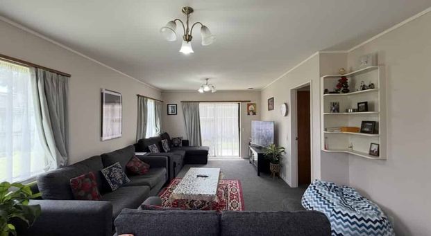 Warm & Spacious 3-Bedroom Home for Rent in Wallaceville - Photo 1