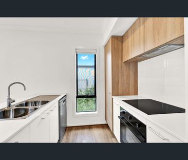 10 Arrowgrass Walk, Thornhill Park, Vic 3335 - Photo 1