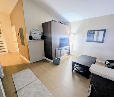 For Lease - 1066 FARNSBOROUGH Crescent, London East, Ontario - Photo 1