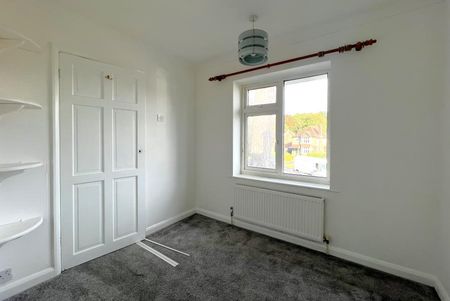 School Cottages, Woking, Surrey, GU22 - Photo 3