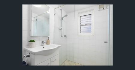 World class harbour bridge and opera house view apartment in Kirribilli - Photo 2