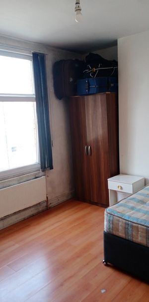 Room in a Shared House, Sherrard Road, LE5 - Photo 1