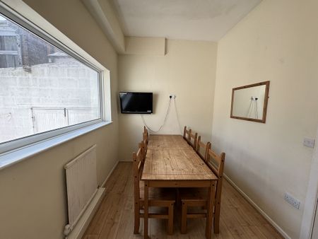 Kitchener Street, Huntington Road - P1098 - Photo 3