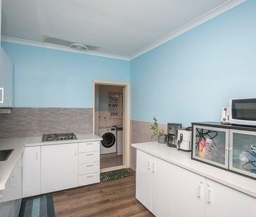 Family Living with Space, Style & Convenience - Photo 6