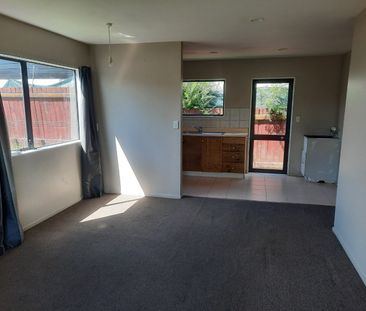 Three Bedroom Home - Photo 4