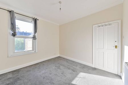 2 bedroom maisonette to rent - Photo 4