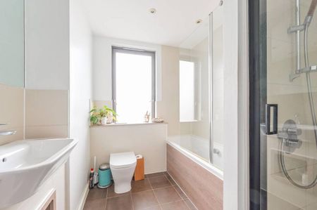 2 bedroom flat to rent - Photo 3