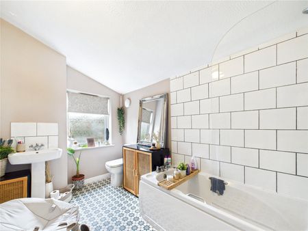 Rosehill Road, Ipswich, Suffolk, IP3 8HG - Photo 2