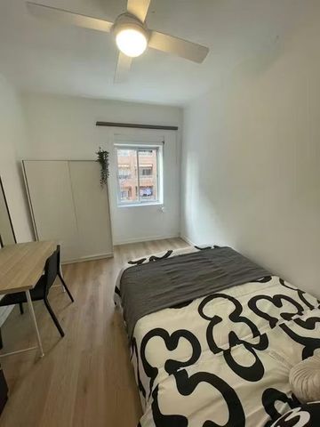 Carrer de la Indústria, Valencia, Valencian Community 46022 - Photo 4