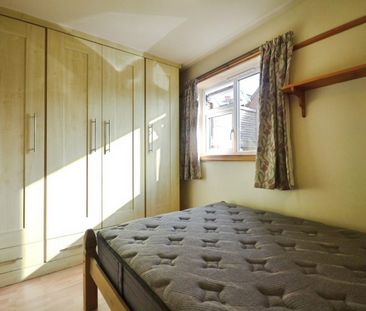 1 bedroom Flat To Let - Photo 4