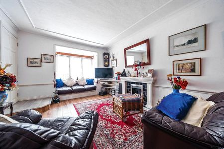 4 bedroom detached house to rent - Photo 2