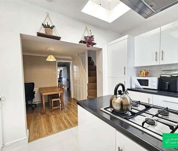 Red Lion Hill, London, N2 - Photo 6