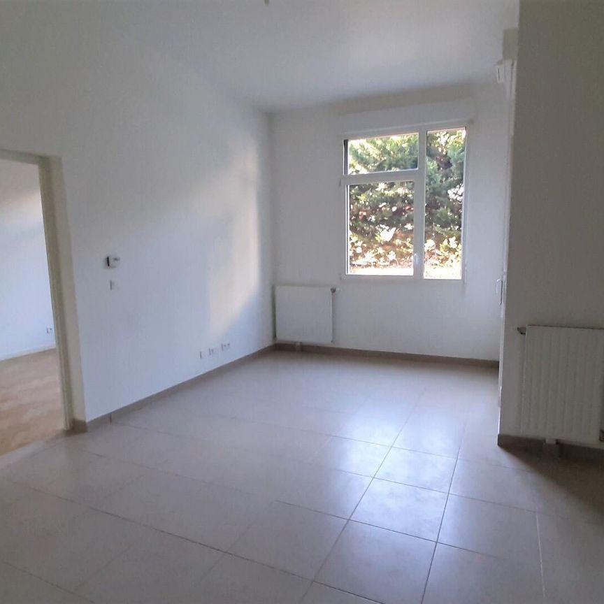 location Appartement T2 DE 44.8m² À VELIZY-VILLACOUBLAY - Photo 1