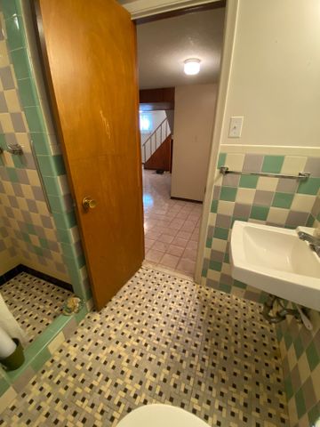 For Lease - 124 Wyndale Drive, Toronto, Ontario - Photo 3