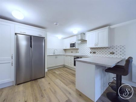 2 bedroom apartment to rent - Photo 2