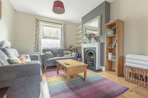 3 bedroom terraced house to rent - Photo 1