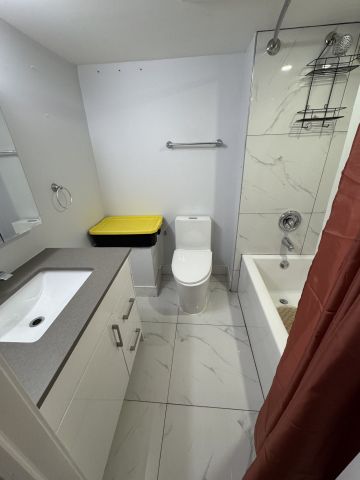 For Lease - 631 Ashprior Avenue, Mississauga, Ontario - Photo 4