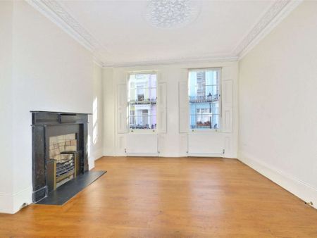 Well-proportioned four-bedroom family home, located on a picturesque street in the heart of Primrose Hill Village - Photo 2