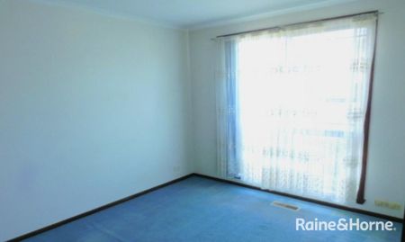 Contemporary Comfort and Everyday Convenience - Photo 4