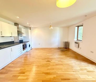 2 bedroom flat to rent - Photo 3
