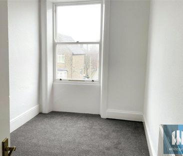 4 bedroom end of terrace house to rent - Photo 3