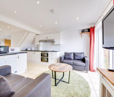 6 bedroom house to rent - Photo 1