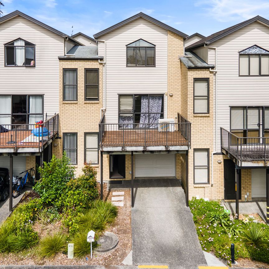 3 bedroom town house in Te Atatu - Photo 1