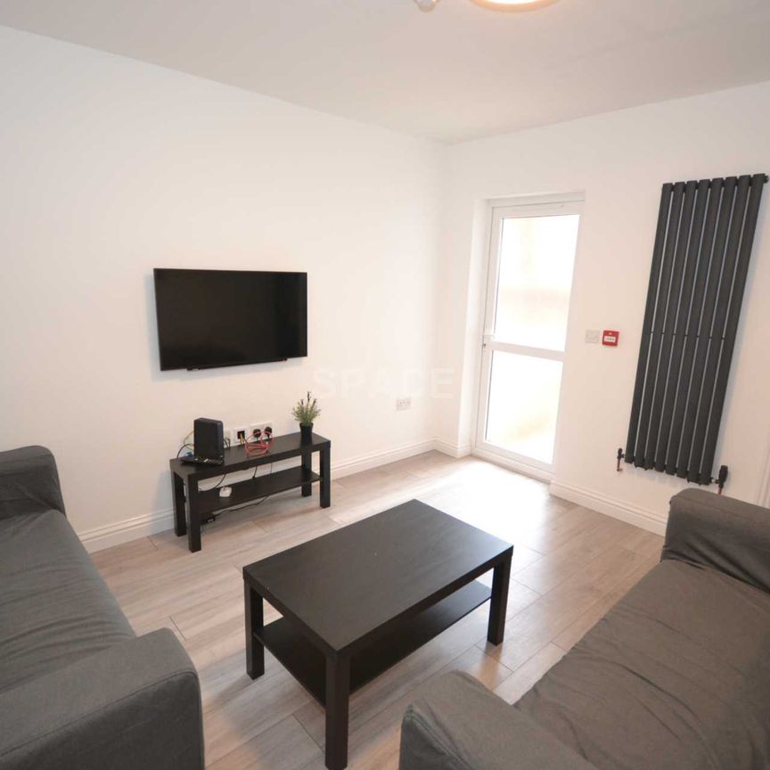 Price £3,750 pcm - Available Now - Furnished - Photo 1