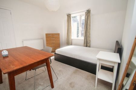 Brassey Road, Bournemouth - Photo 3