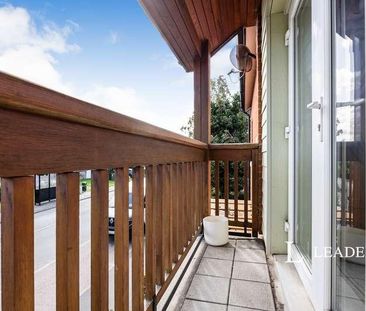 Henderson Avenue, Guildford, GU2 - Photo 2