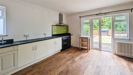 Cheyham Gardens, Cheam, Sutton, Surrey, SM2 7NH - Photo 4