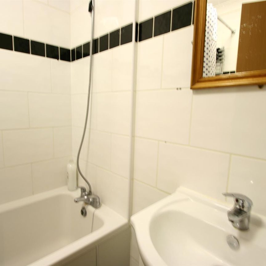 Town Centre, Gateshead - Photo 1