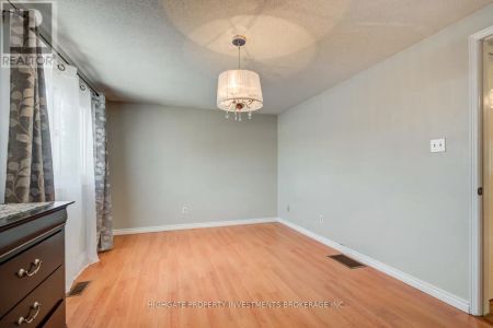 913 DYER COURT - Photo 5