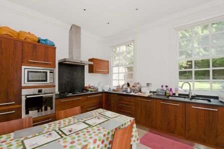 4 Bedroom Flat To Let - Photo 3