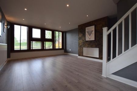 4 bedroom detached house to rent - Photo 3