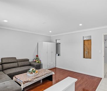 8 Greenwich Gardens, Bertram WA 6167 - House For Rent | Domain - Photo 5