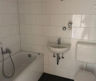 2-Zimmer-Wohnung in Herne Sodingen mit Boden und Tapeten - Photo 1
