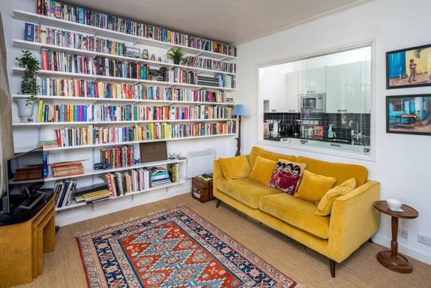 Cleveland Square - Photo 1