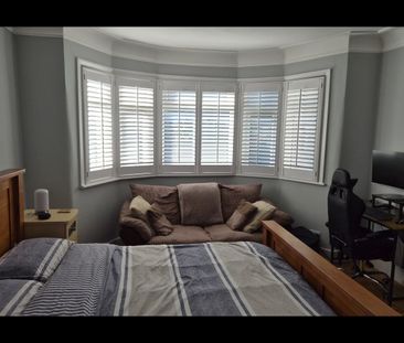 Room in a Shared House, Alexandra Park Road, N22 - Photo 1
