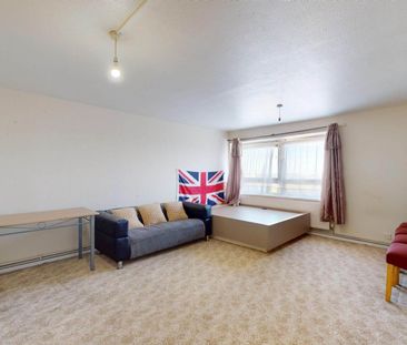 Price £1,800 pcm - Available Now - Part Furnished - Photo 4