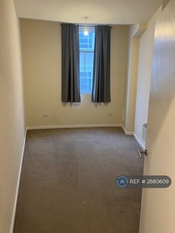 1 bedroom flat to rent - Photo 2