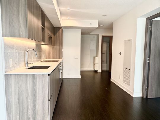 For Lease - 17 Bathurst Street Unit# 2305, Toronto, Ontario - Photo 1