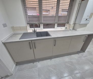 3 Bed Terraced House, Hemans Street, L20 - Photo 2