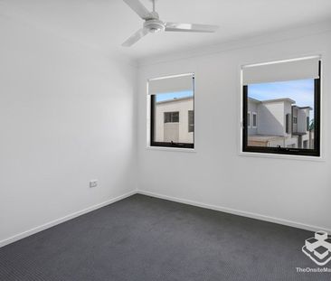 Brand new townhouses, 3bed+study & AC - Photo 6