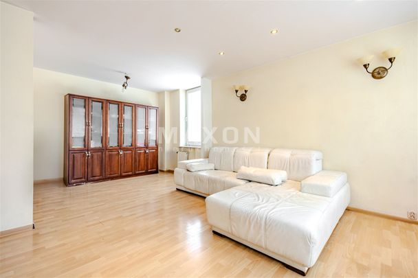 3 pokojowe mieszkanie w bardzo dobrej lokalizacji. - Photo 1