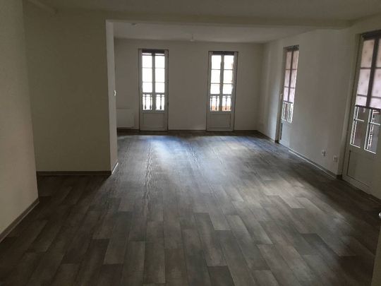Location Appartement 3 pièces 77m² - Photo 1